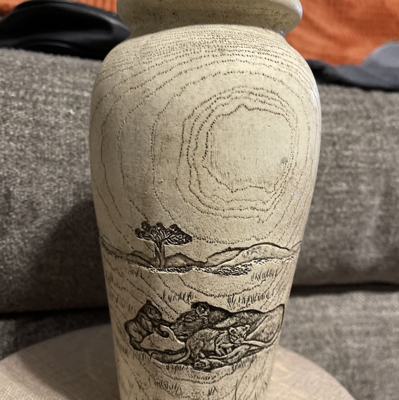 VASE - Picture 3 of 3